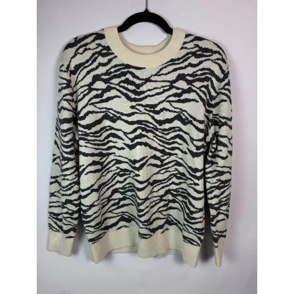 Daily Ritual Womens‎ Crewneck Sweater Animal Printed size Medium Outdoor Stretch